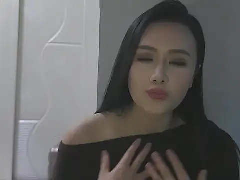 A-Emilyy online show from 12/01/25, 08:37