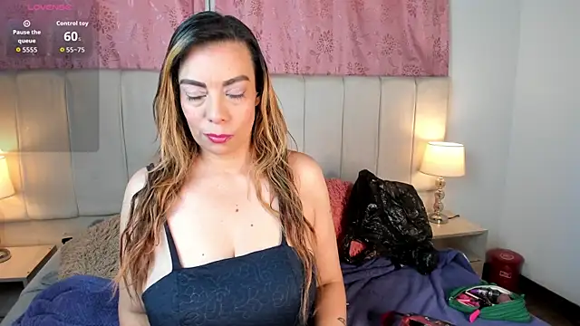 mia  gv online show from 04/04/26, 11:50