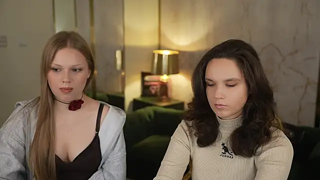 Charlotte Dreams online show from 12/03/25, 03:33