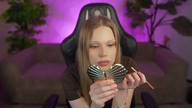 Charlotte Dreams online show from 05/06/26, 03:05