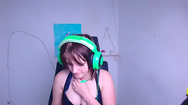 Snapshot of Alice_Wonderme chatting on 01/12/26, 10:47 Alice Wonderme online show from 01/12/26, 10:47