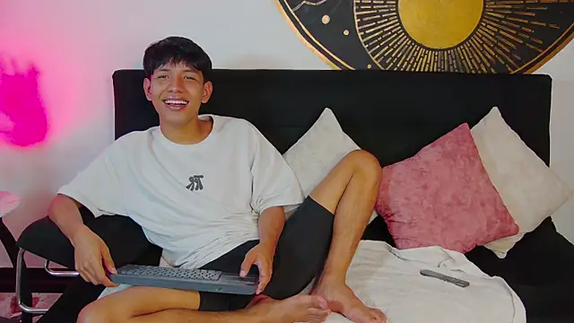 Snapshot of Liam_Sinclair chatting on 02/17/26, 08:39 Liam Sinclair online show from 02/17/26, 08:39