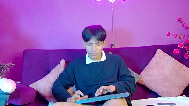 Snapshot of Liam_Sinclair chatting on 02/05/26, 07:32 Liam Sinclair online show from 02/05/26, 07:32