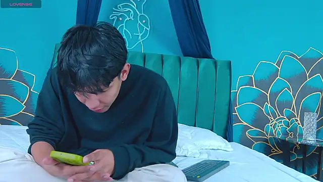 Snapshot of Liam_Sinclair chatting on 02/08/26, 04:37 Liam Sinclair online show from 02/08/26, 04:37