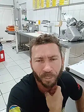 RobertoLuiz84 online show from 05/13/26, 04:47