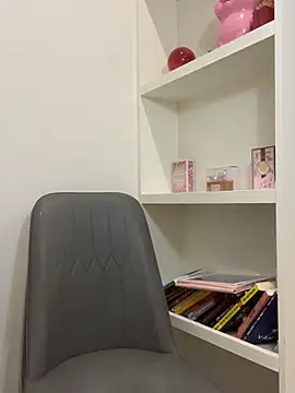 Queen-of-Love online show from 04/18/26, 07:18