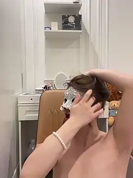 Queen-of-Love online show from 03/04/26, 06:15