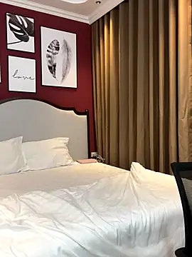 Queen-of-Love online show from 11/22/25, 09:57