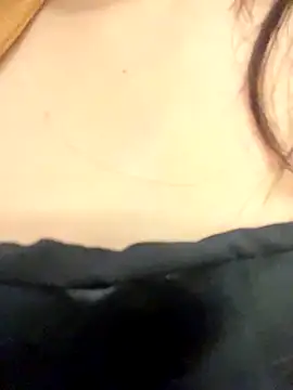 Queen-of-Love online show from 12/22/25, 03:01