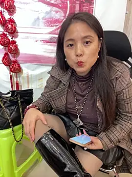 Snapshot of tianwei2567 chatting on 12/01/25, 05:41 tianwei2567 online show from 12/01/25, 05:41