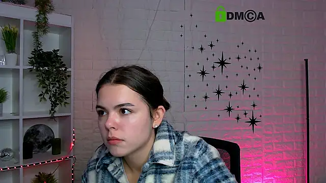 Snapshot of maddycats chatting on 11/28/25, 01:55 maddycats online show from 11/28/25, 01:55