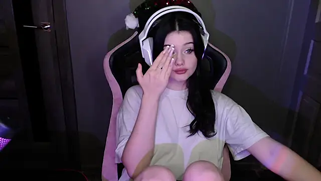 Moon raven online show from 01/08/26, 12:27