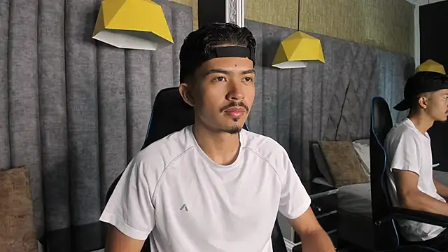 NicolaiKarav online show from 12/04/25, 11:42