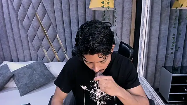 NicolaiKarav online show from 04/04/26, 01:28