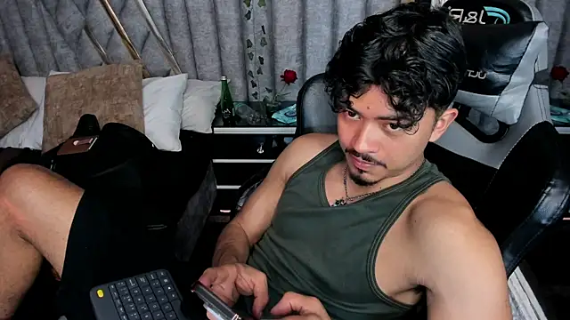 Snapshot of NicolaiKarav chatting on 07/12/26, 12:55 NicolaiKarav online show from 07/12/26, 12:55