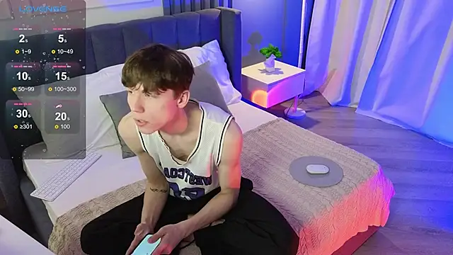 cuMte boy online show from 11/24/25, 03:39