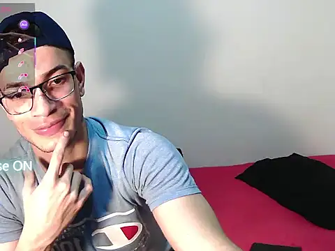 Roberth eduard21 online show from 05/04/26, 10:23