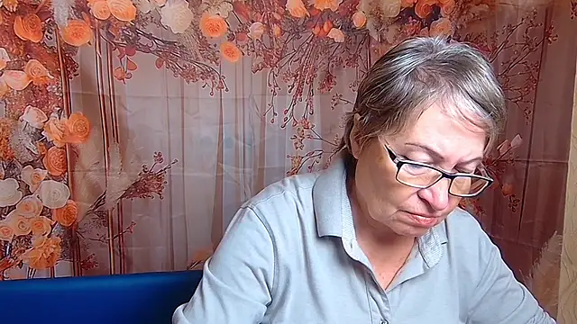 OlgaLuck online show from 11/26/25, 06:13