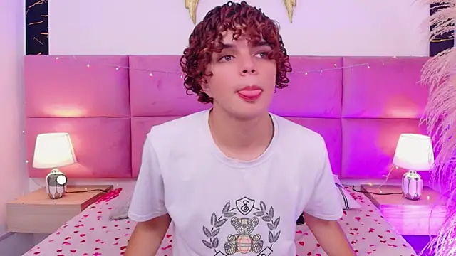 Skyee angel online show from 12/21/25, 01:35