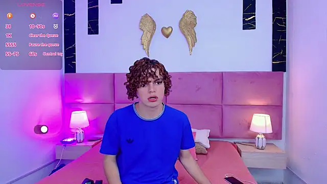 Snapshot of Skyee_angel chatting on 02/18/26, 07:43 Skyee angel online show from 02/18/26, 07:43