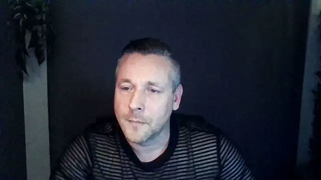 Snapshot of Hunter_Fl chatting on 11/23/25, 03:44 Hunter Fl online show from 11/23/25, 03:44