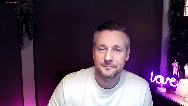 Snapshot of Hunter_Fl chatting on 11/26/25, 04:51 Hunter Fl online show from 11/26/25, 04:51