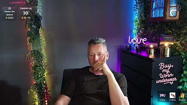 Hunter Fl online show from 04/09/26, 03:51