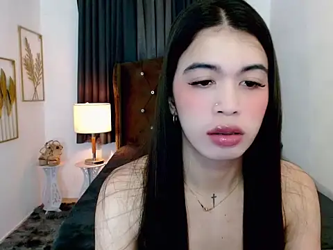 hollyyumiloove online show from 02/13/26, 09:31