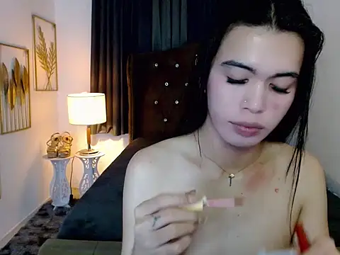 hollyyumiloove online show from 03/12/26, 11:03