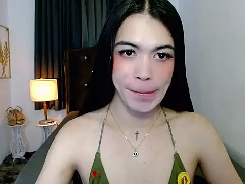 hollyyumiloove online show from 12/03/25, 03:11