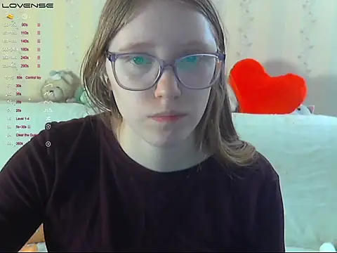 LustfulSarah online show from 05/17/26, 07:25