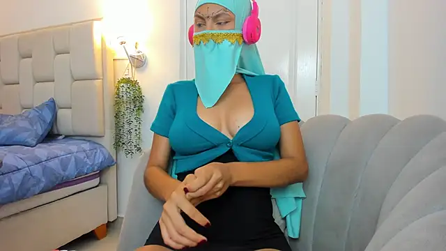 Snapshot of Dalia_hatemm chatting on 02/04/26, 10:27 Dalia hatemm online show from 02/04/26, 10:27