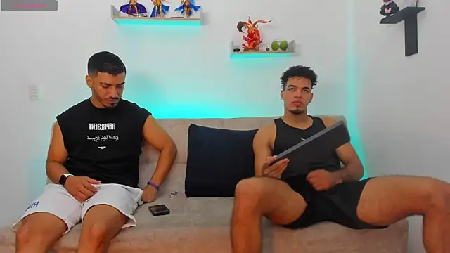 heteros curious online show from 05/13/26, 01:12