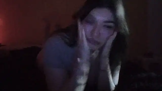 frutillitaaok  online show from 08/06/26, 10:27
