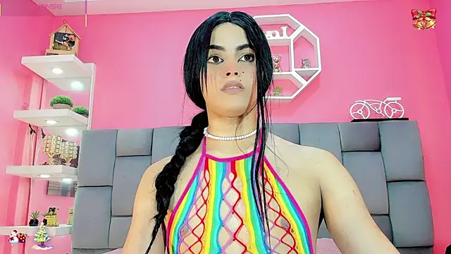 DaleskaSanchez online show from 12/18/25, 08:34