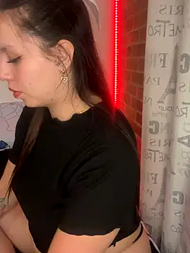 ValeryPalmer online show from 12/01/25, 11:38