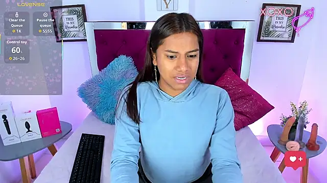 Samantha  F W online show from 04/09/26, 02:23