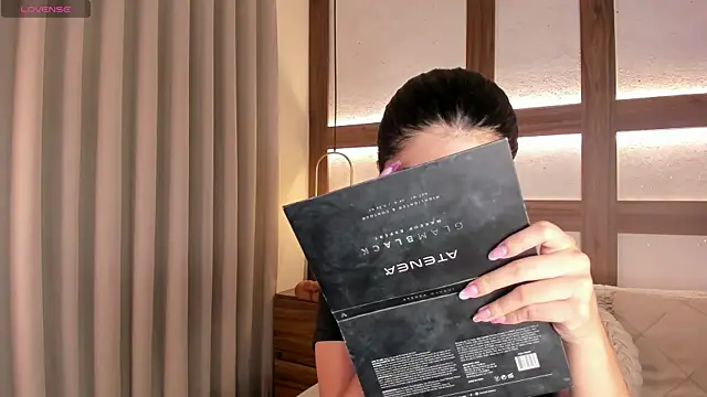 Snapshot of SarhaVega chatting on 01/06/26, 01:15 SarhaVega online show from 01/06/26, 01:15