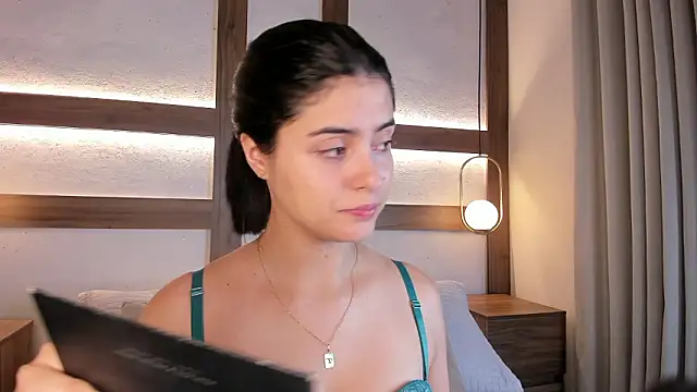 SarhaVega online show from 03/29/26, 12:51