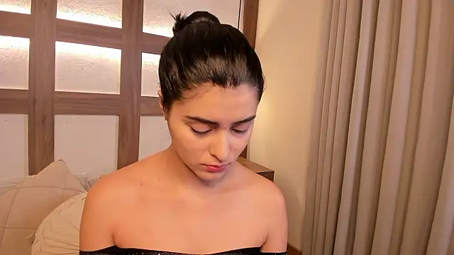 Snapshot of SarhaVega chatting on 02/10/26, 12:26 SarhaVega online show from 02/10/26, 12:26