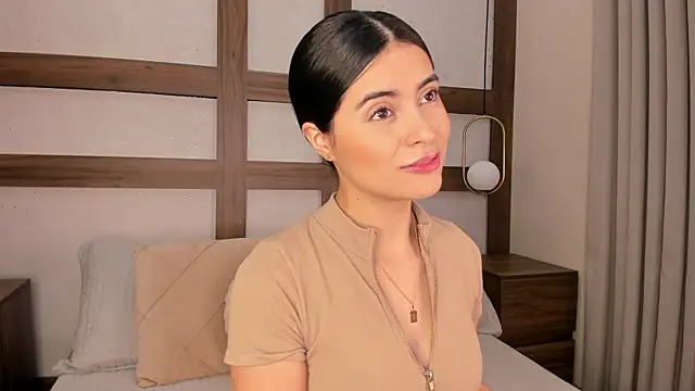 SarhaVega online show from 04/01/26, 01:23