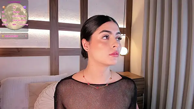 Snapshot of SarhaVega chatting on 12/14/25, 02:00 SarhaVega online show from 12/14/25, 02:00