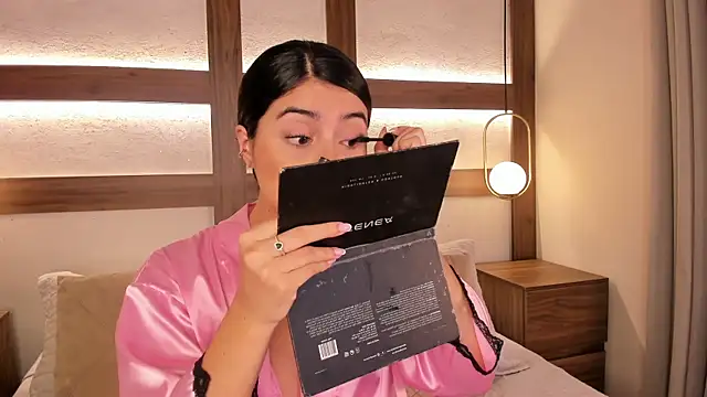 SarhaVega online show from 04/12/26, 01:25