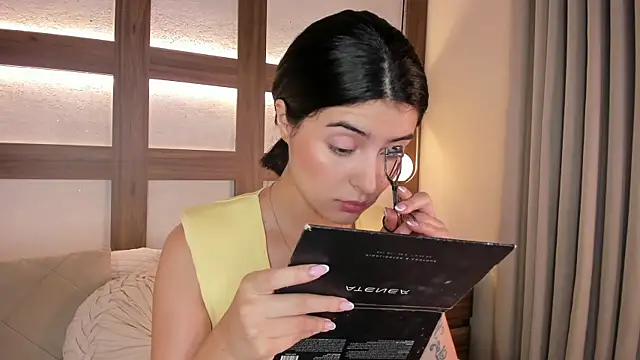 SarhaVega online show from 04/07/26, 12:51