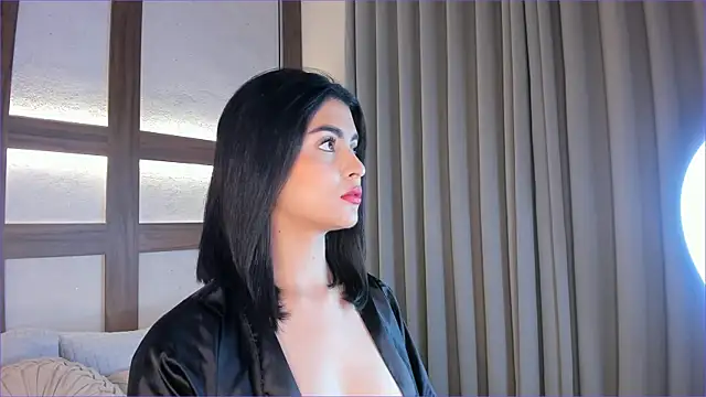 Snapshot of SarhaVega chatting on 11/28/25, 01:22 SarhaVega online show from 11/28/25, 01:22