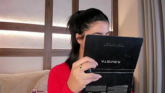 SarhaVega online show from 04/10/26, 01:29