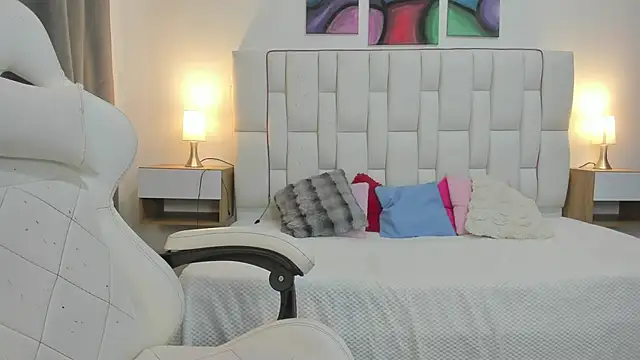 mask red girl online show from 03/20/26, 01:01