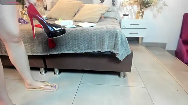 Mysterius Woman online show from 12/21/25, 01:02