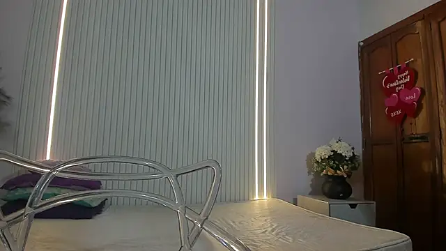 Snapshot of Izelevans chatting on 01/18/26, 12:30 Izelevans online show from 01/18/26, 12:30