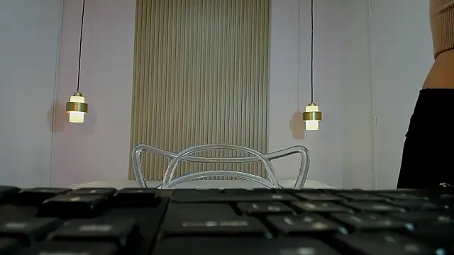 Snapshot of Izelevans chatting on 02/19/26, 12:35 Izelevans online show from 02/19/26, 12:35